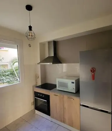 Chaleureux, Proche De La Gare