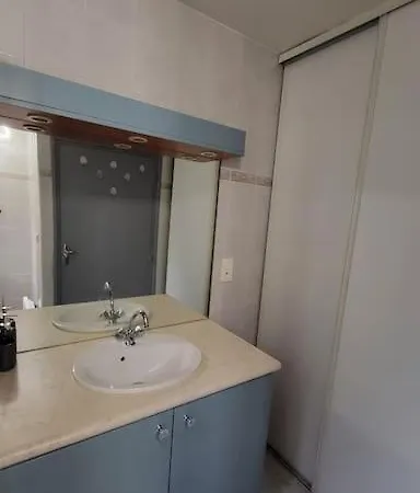 Chaleureux, Proche De La Gare Apartament