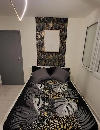 Chaleureux, Proche De La Gare بيربينيو